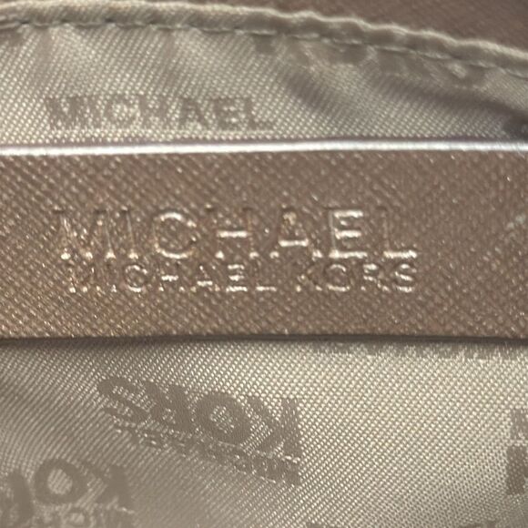 Rose gold Michael Kors clutch - Picture 8 of 9